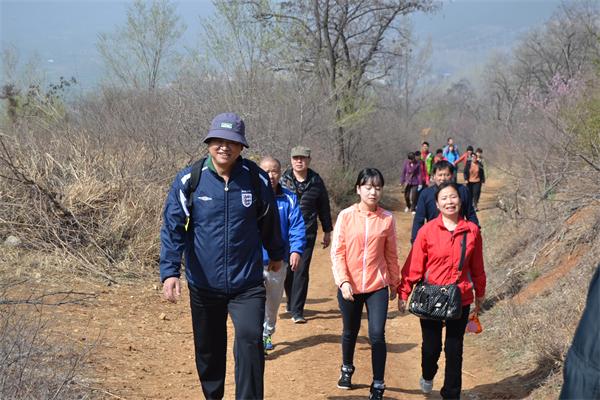 复件 登山3.JPG