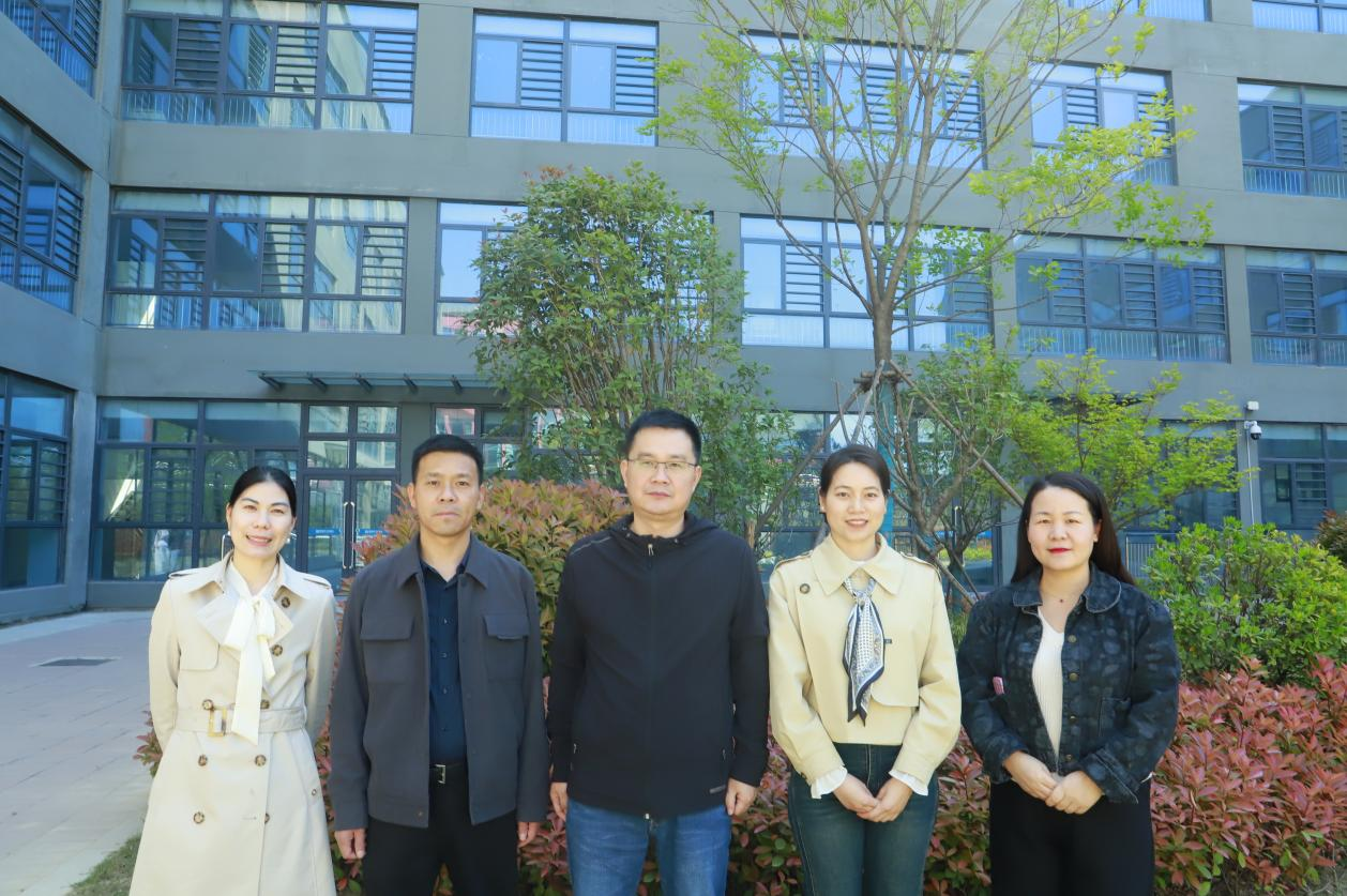政治学科组