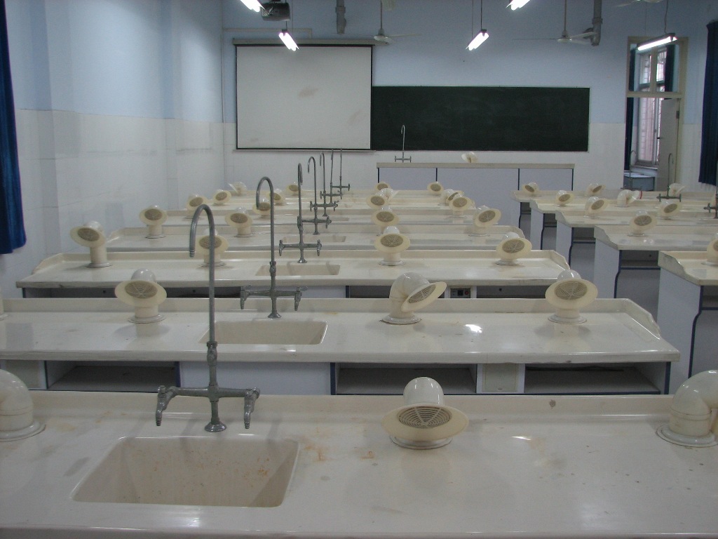 化学实验室.JPG